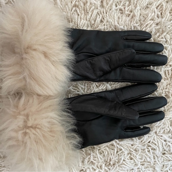Ugg gloves - Picture 2 of 5